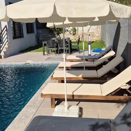 Enjoy A Vacation In Luxury With Swimming Pool Likya Milay فيلة *